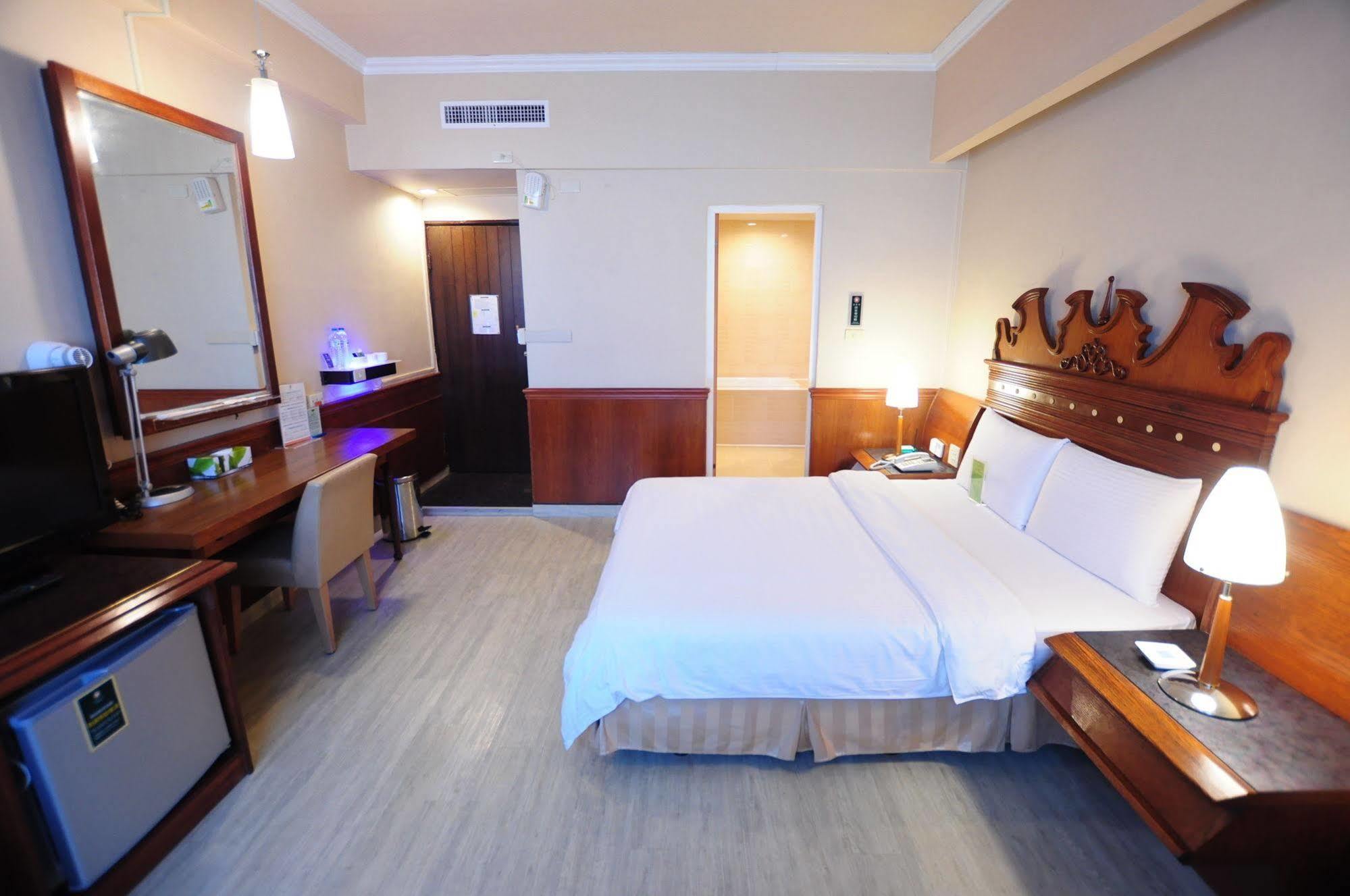 Kindness Hotel Wu-Jia Гаосюн Экстерьер фото